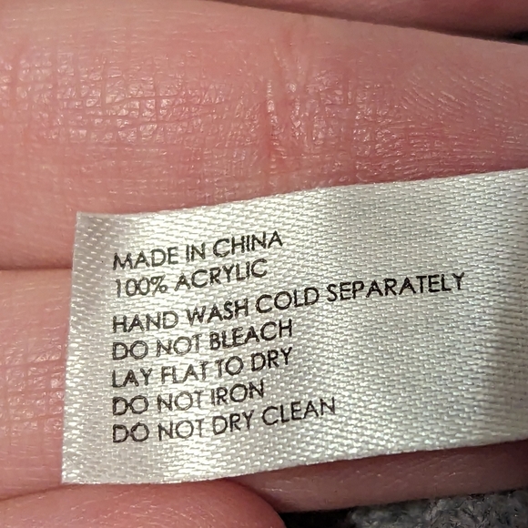 Michael Kors Gray Winter Hat New! - Picture 7 of 7